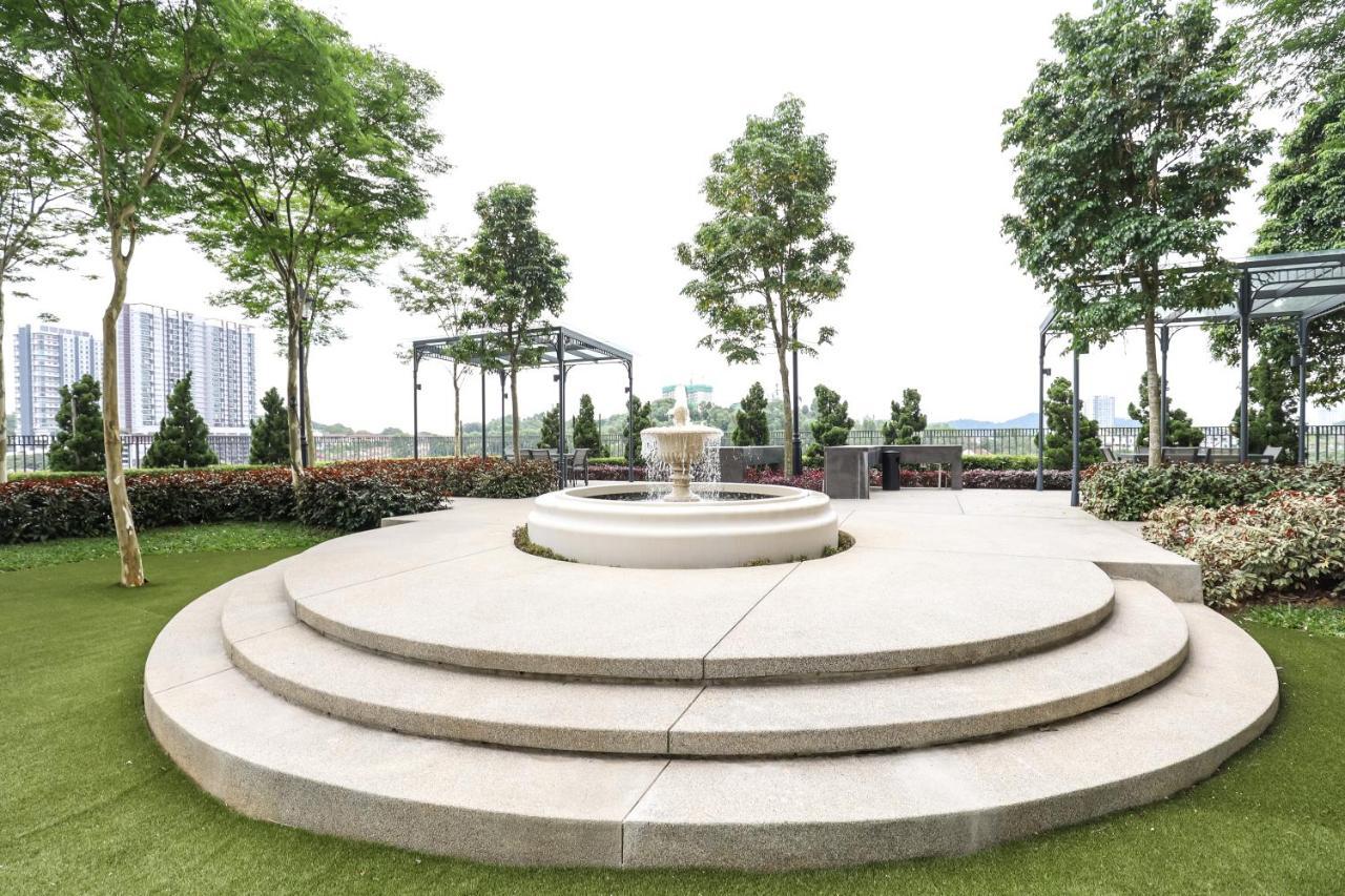 Peaceful Studio W Pool For 3 Pax - Seri Kembangan Buitenkant foto